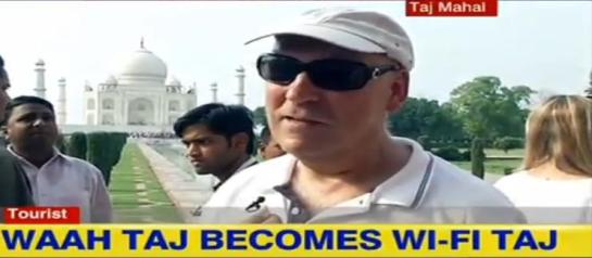 Tourist-Taj-Mahal-Enjoying-Wi-fi