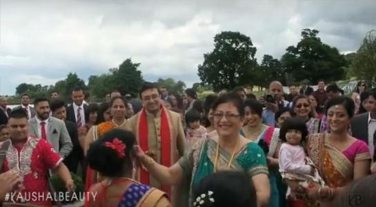 Diwali-Hindu-Festival-India-Prayer-Fashion-Makeup-Wedding-1