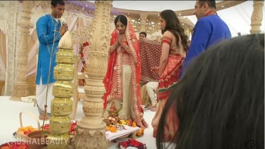 Diwali-Hindu-Festival-India-Prayer-Fashion-Makeup-Wedding-4